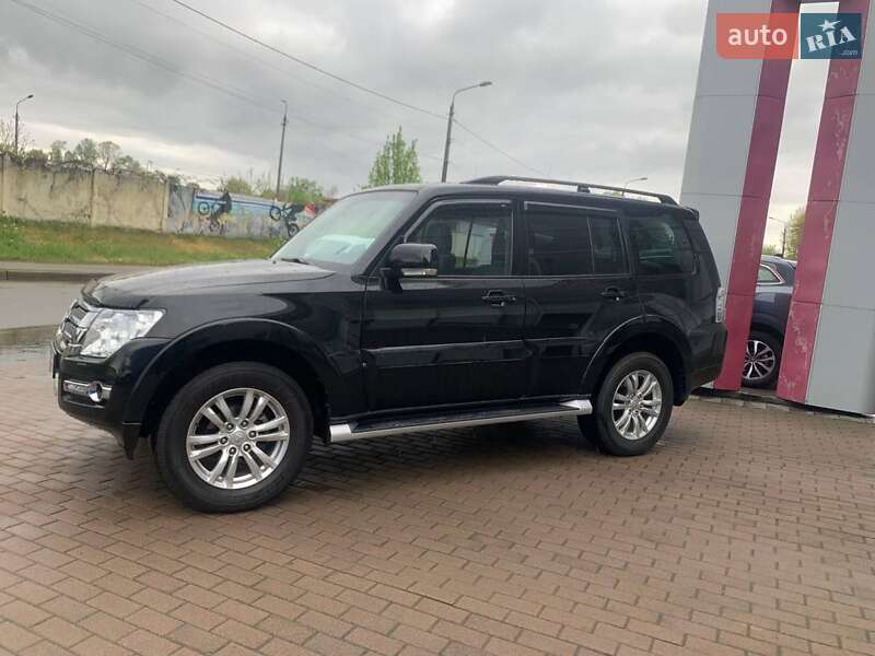 Внедорожник / Кроссовер Mitsubishi Pajero 2019 в Киеве