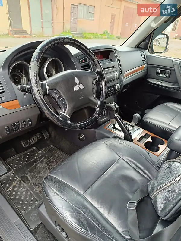 Mitsubishi Pajero 2008 VIN JMBLYV98W8J500282 фото оголошення 22 з 52