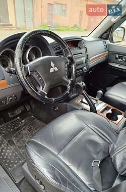 Внедорожник / Кроссовер Mitsubishi Pajero 2008 в Черновцах