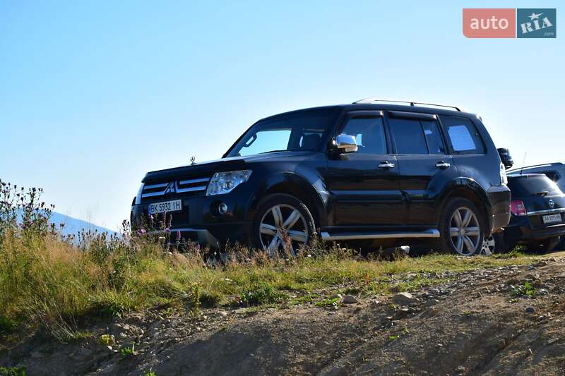 Внедорожник / Кроссовер Mitsubishi Pajero 2007 в Рокитном