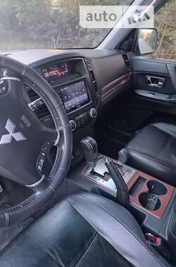 Позашляховик / Кросовер Mitsubishi Pajero 2007 в Дніпрі