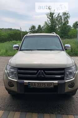 Позашляховик / Кросовер Mitsubishi Pajero 2007 в Києві