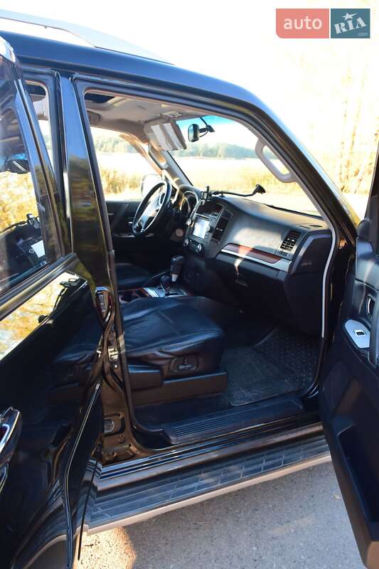 Внедорожник / Кроссовер Mitsubishi Pajero 2007 в Рокитном