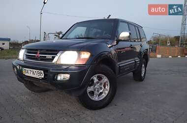 Позашляховик / Кросовер Mitsubishi Pajero 2001 в Володимирі