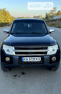 Позашляховик / Кросовер Mitsubishi Pajero 2008 в Києві