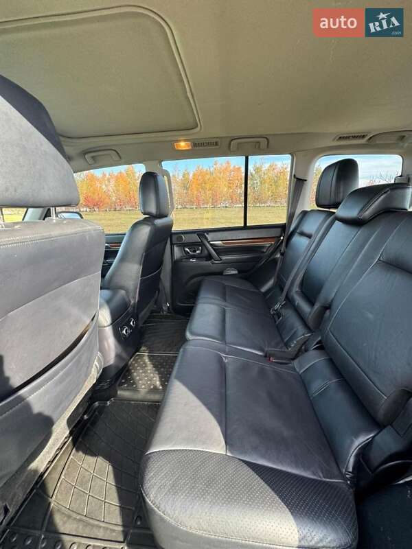 Внедорожник / Кроссовер Mitsubishi Pajero 2007 в Черновцах