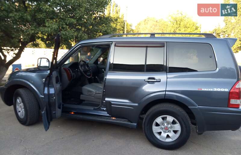 Позашляховик / Кросовер Mitsubishi Pajero 2007 в Миколаєві
