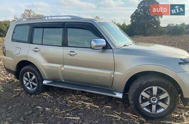 Внедорожник / Кроссовер Mitsubishi Pajero 2008 в Смеле