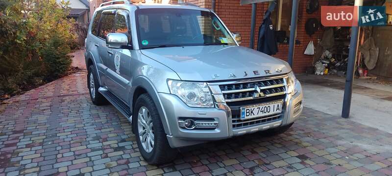 Внедорожник / Кроссовер Mitsubishi Pajero 2014 в Ровно