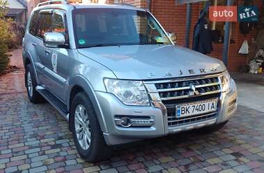 Внедорожник / Кроссовер Mitsubishi Pajero 2014 в Ровно