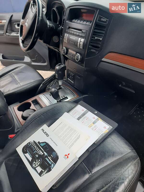 Позашляховик / Кросовер Mitsubishi Pajero 2008 в Кривому Розі фото 9 Позашляховик / Кросовер Mitsubishi Pajero 2008 в Кривому Розі