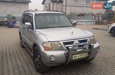 Позашляховик / Кросовер Mitsubishi Pajero 2004 в Києві