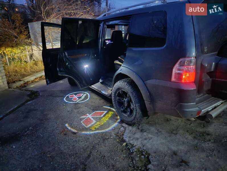 Внедорожник / Кроссовер Mitsubishi Pajero 2007 в Рени