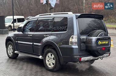 Позашляховик / Кросовер Mitsubishi Pajero 2007 в Чернівцях