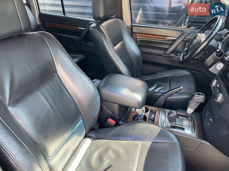 Внедорожник / Кроссовер Mitsubishi Pajero 2008 в Владимире