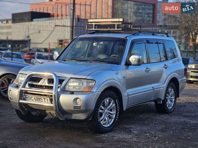 Mitsubishi Pajero 2004