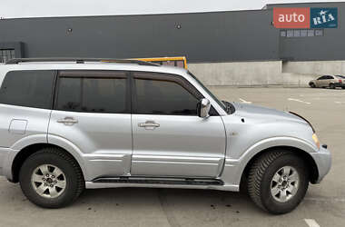 Позашляховик / Кросовер Mitsubishi Pajero 2004 в Києві