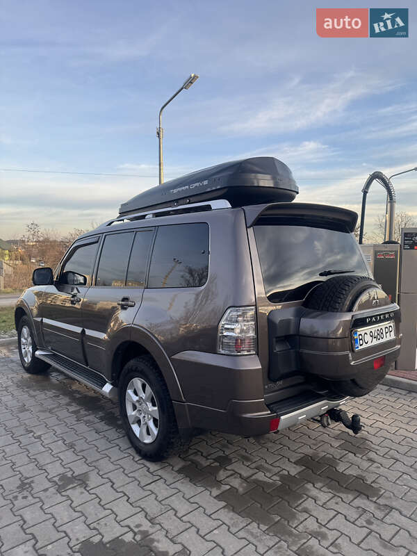 Внедорожник / Кроссовер Mitsubishi Pajero 2010 в Львове фото 2 Внедорожник / Кроссовер Mitsubishi Pajero 2010 в Львове