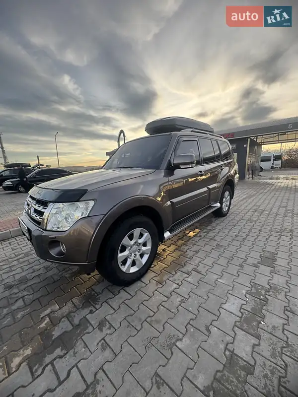 Mitsubishi Pajero 2010