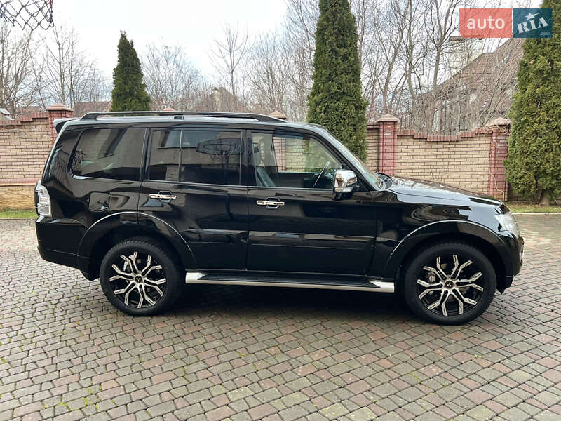 Внедорожник / Кроссовер Mitsubishi Pajero 2018 в Черновцах фото 9 Внедорожник / Кроссовер Mitsubishi Pajero 2018 в Черновцах