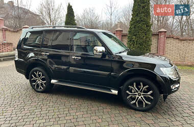 Внедорожник / Кроссовер Mitsubishi Pajero 2018 в 