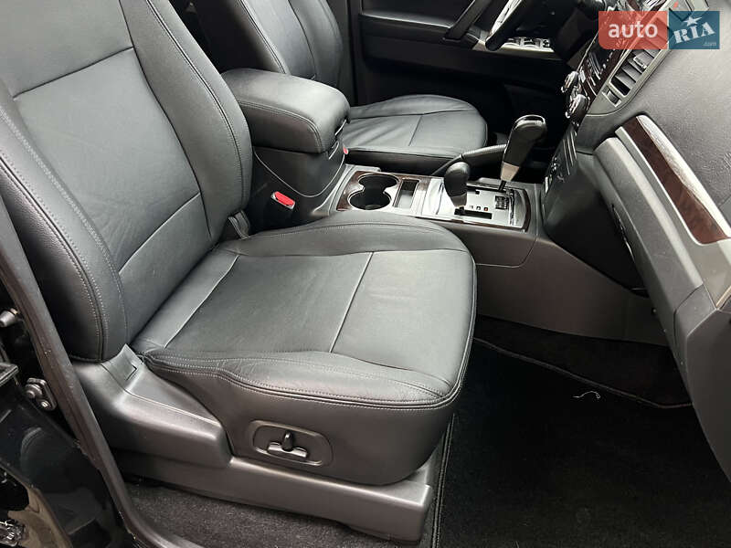 Внедорожник / Кроссовер Mitsubishi Pajero 2018 в Черновцах фото 37 Внедорожник / Кроссовер Mitsubishi Pajero 2018 в Черновцах