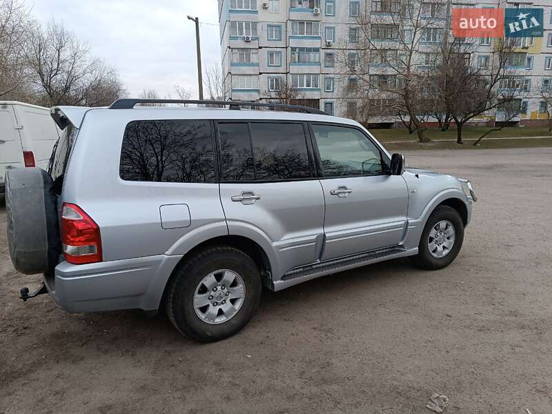 Внедорожник / Кроссовер Mitsubishi Pajero 2007 в Каменском