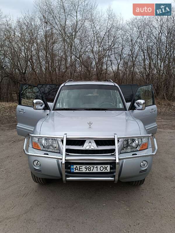 Внедорожник / Кроссовер Mitsubishi Pajero 2007 в Каменском