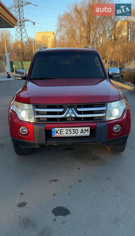 Внедорожник / Кроссовер Mitsubishi Pajero 2007 в Ружине