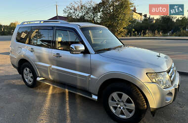 Внедорожник / Кроссовер Mitsubishi Pajero 2008 в 