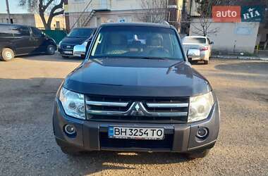 Внедорожник / Кроссовер Mitsubishi Pajero 2008 в 