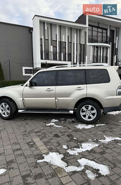 Позашляховик / Кросовер Mitsubishi Pajero 2007 в Стрию