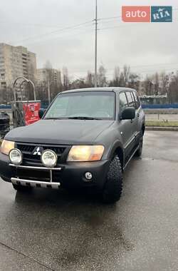 Внедорожник / Кроссовер Mitsubishi Pajero 2005 в Киеве