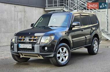 Позашляховик / Кросовер Mitsubishi Pajero 2009 в Києві