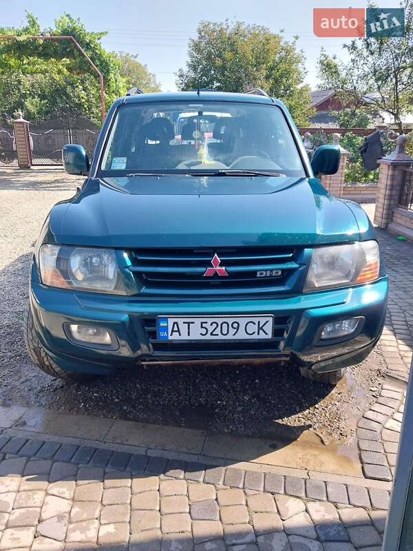 Внедорожник / Кроссовер Mitsubishi Pajero 2000 в Косове