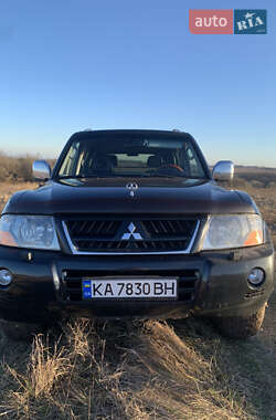 Внедорожник / Кроссовер Mitsubishi Pajero 2006 в 