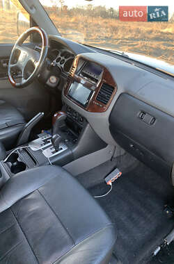 Внедорожник / Кроссовер Mitsubishi Pajero 2006 в 