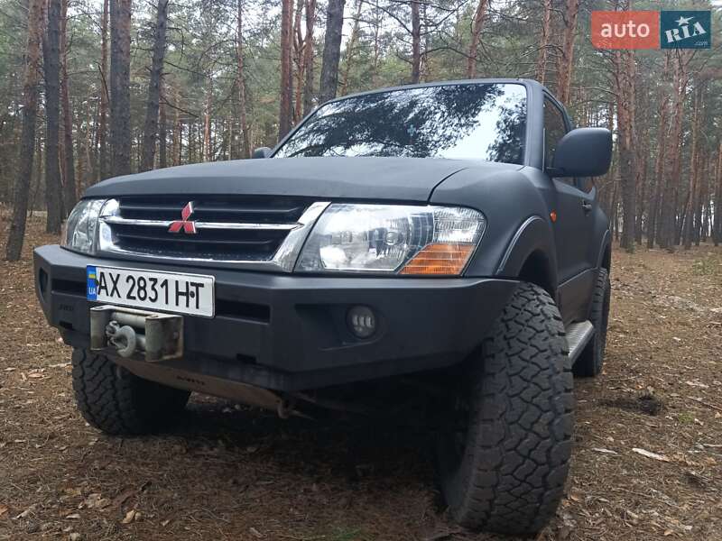 Внедорожник / Кроссовер Mitsubishi Pajero 2002 в 