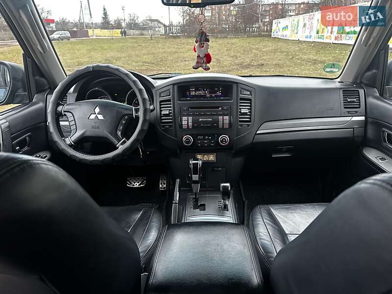 Внедорожник / Кроссовер Mitsubishi Pajero 2007 в Конотопе