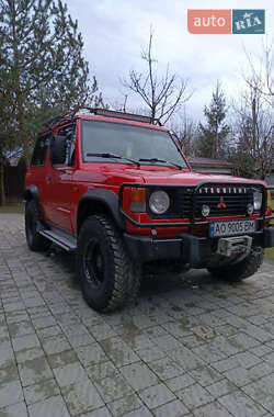 Позашляховик / Кросовер Mitsubishi Pajero 1986 в Сваляві