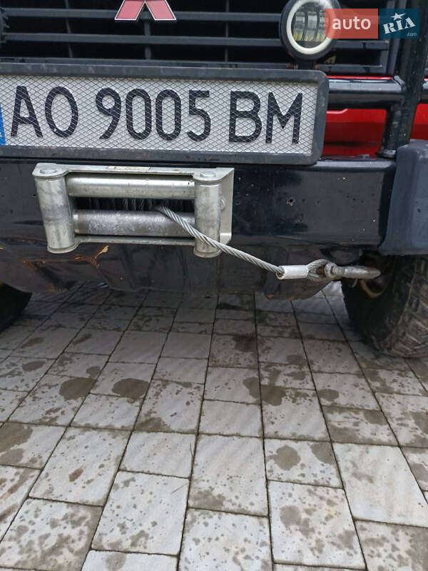 Внедорожник / Кроссовер Mitsubishi Pajero 1986 в Сваляве