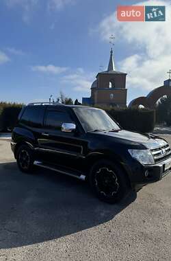 Внедорожник / Кроссовер Mitsubishi Pajero 2008 в 