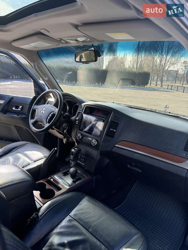 Внедорожник / Кроссовер Mitsubishi Pajero 2008 в Слобожанском