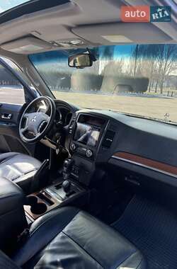 Внедорожник / Кроссовер Mitsubishi Pajero 2008 в 