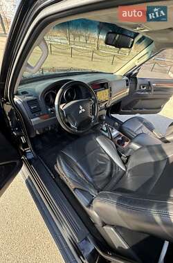 Внедорожник / Кроссовер Mitsubishi Pajero 2008 в 