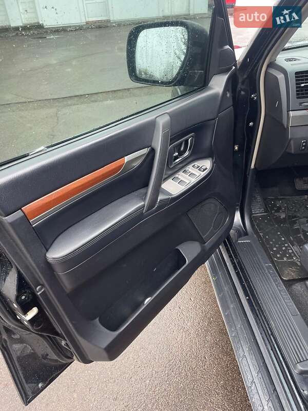 Внедорожник / Кроссовер Mitsubishi Pajero 2008 в Заболотове