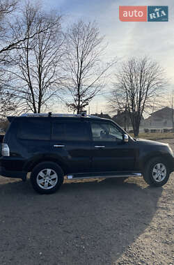 Позашляховик / Кросовер Mitsubishi Pajero 2008 в Ужгороді