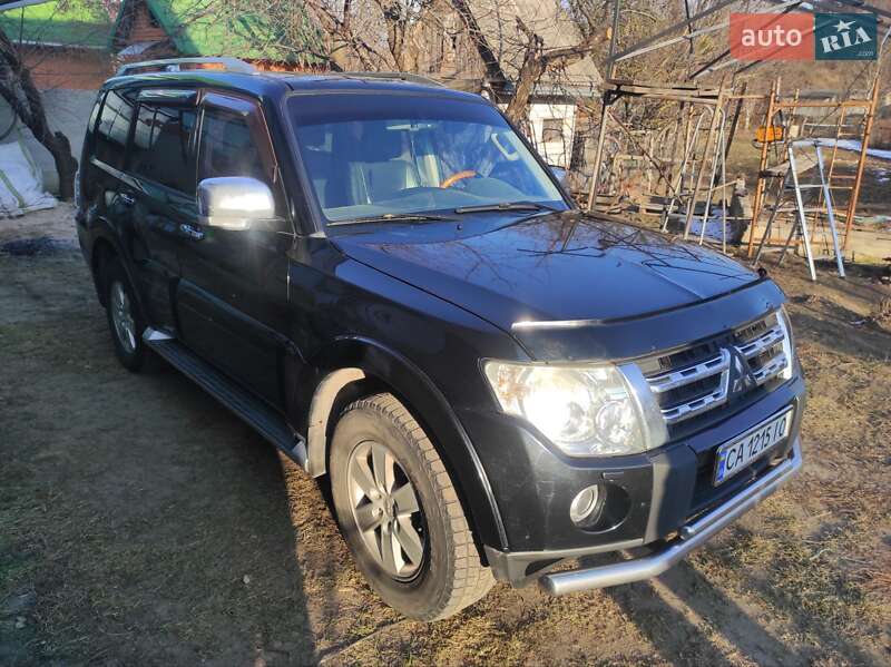 Внедорожник / Кроссовер Mitsubishi Pajero 2007 в Каневе