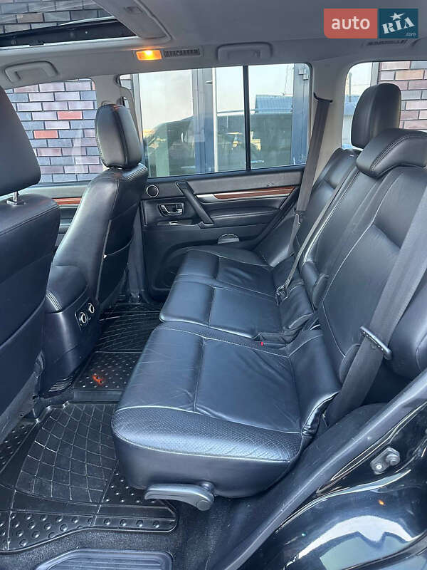 Внедорожник / Кроссовер Mitsubishi Pajero 2008 в Черновцах