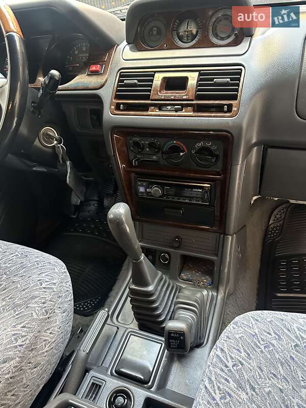 Внедорожник / Кроссовер Mitsubishi Pajero 1997 в Черновцах фото 6 Внедорожник / Кроссовер Mitsubishi Pajero 1997 в Черновцах